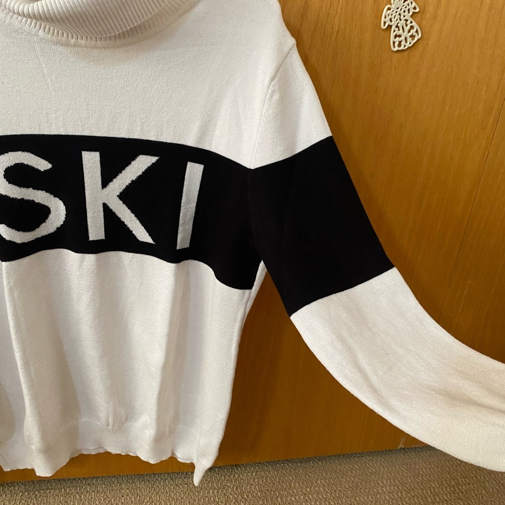 SKI sweater XL. Black and White. Very cute and warm, excellent condition ⛷️⛷️ - Picture 7 of 8